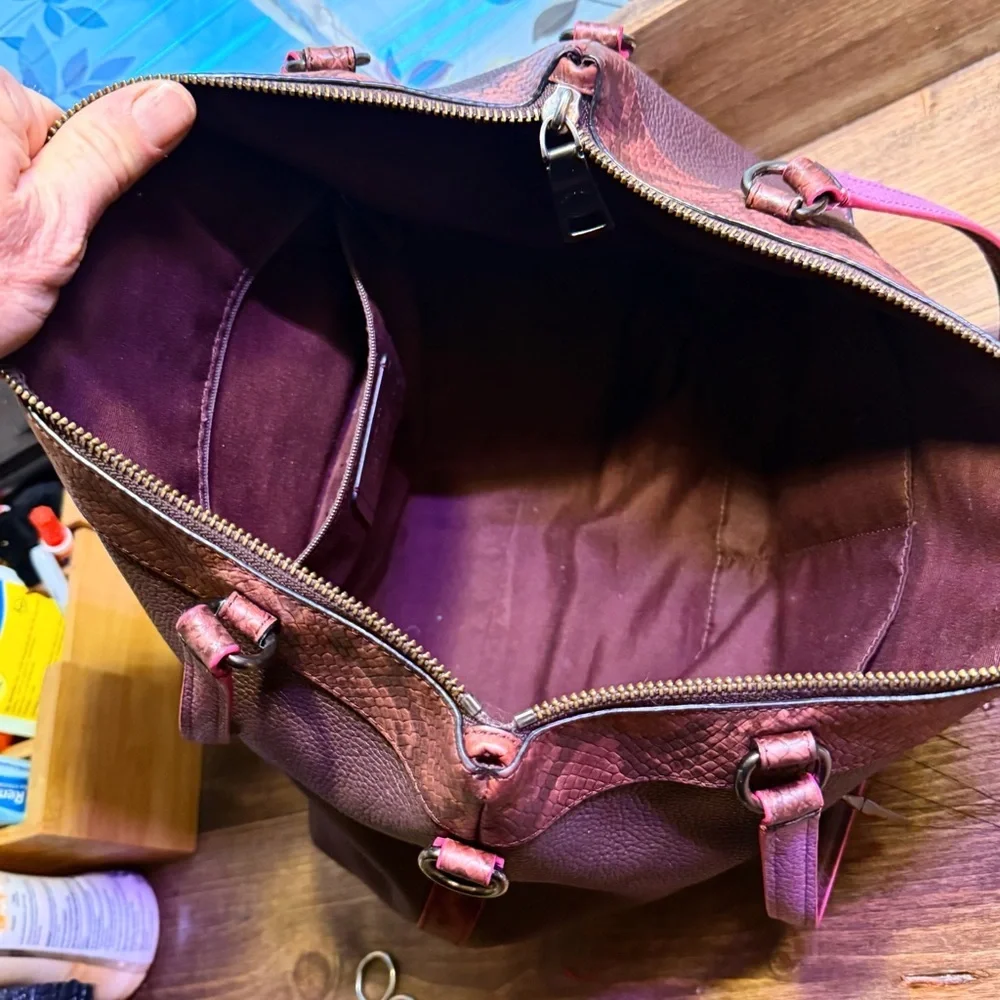 STUNNING β¨ Coach Embossed Leather Tote β Wine/Burgundy with Snake Print Trim β¨β - Picture 12 of 14